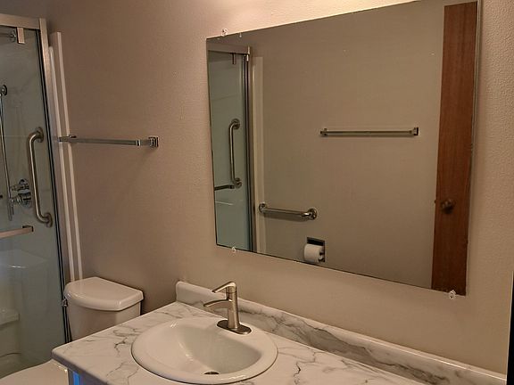 3rd image of 907 Tayco St #7