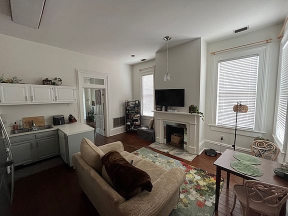Living room & Kitchen