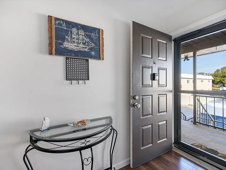 431 Airport Ave E #207 — Photo 2