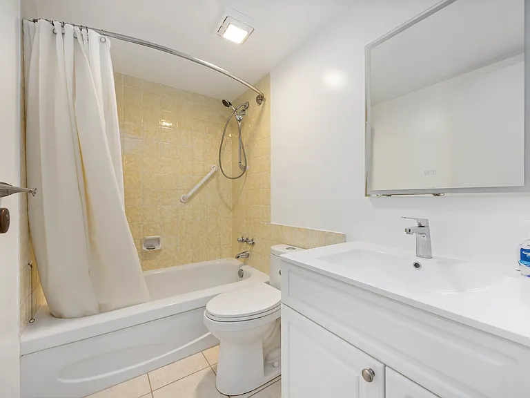 155 Front St N #1306 — Photo 12