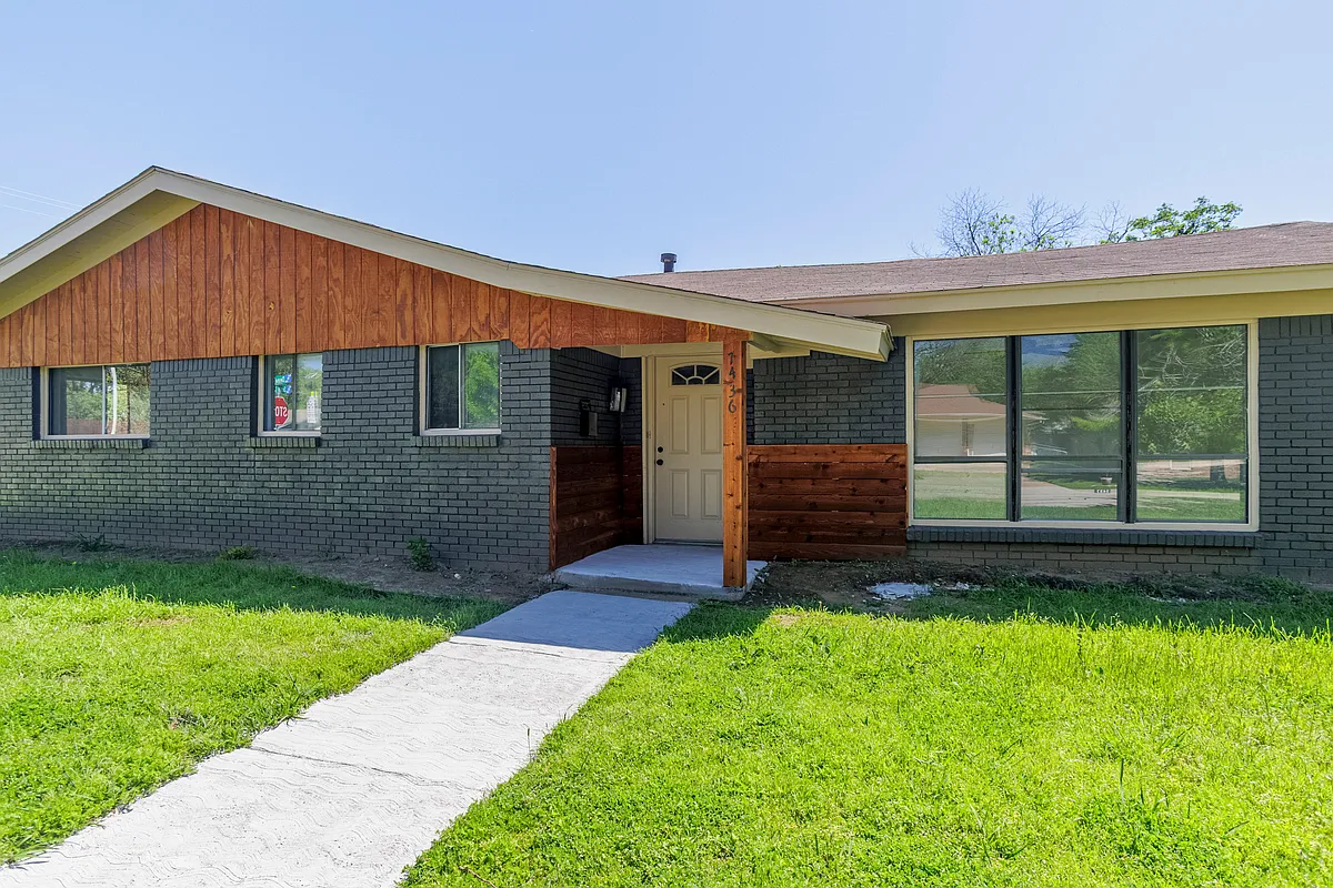 Building Photo - 7436 Deaver Dr