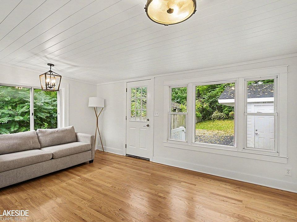 355 W Saint Clair St, photo 14