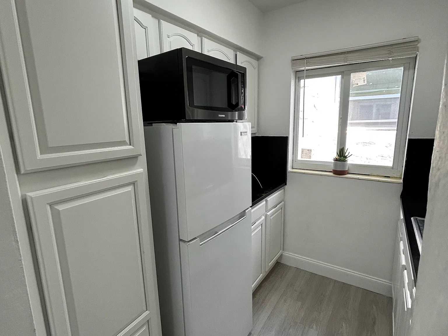 Studio, 450 sqft, $1,900 — Photo 4