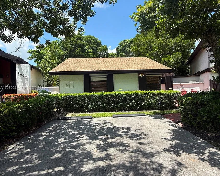 1470 Flamingo Ct