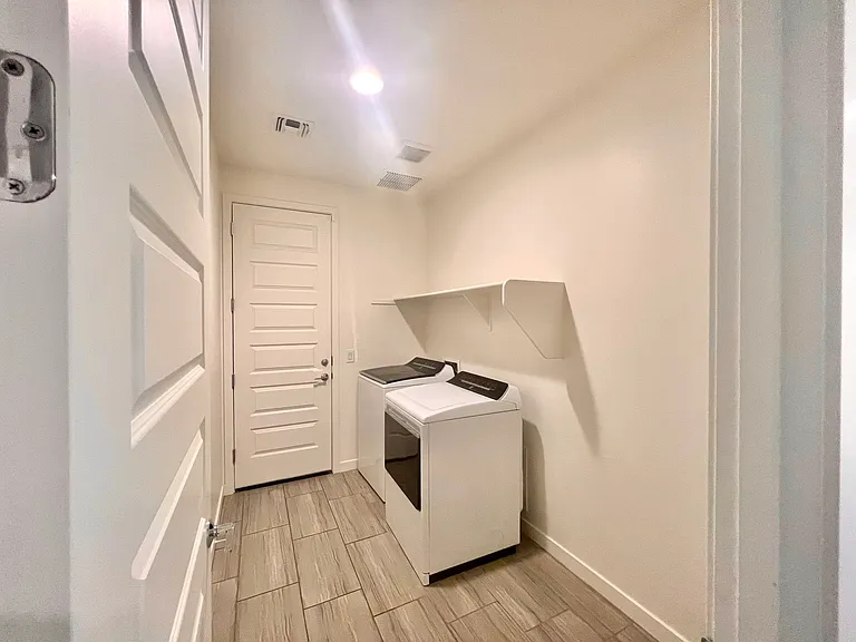 9214 W Roma Ave — Photo 6