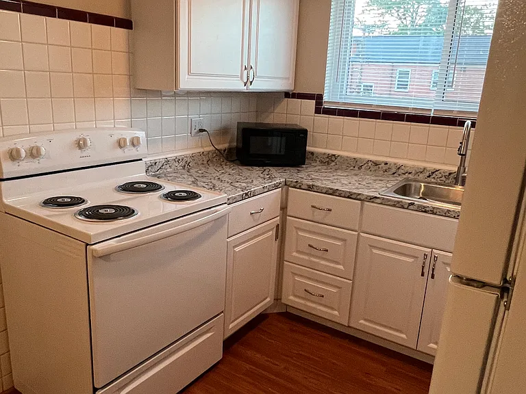 6239 Nagel Ave #2W — Photo 7