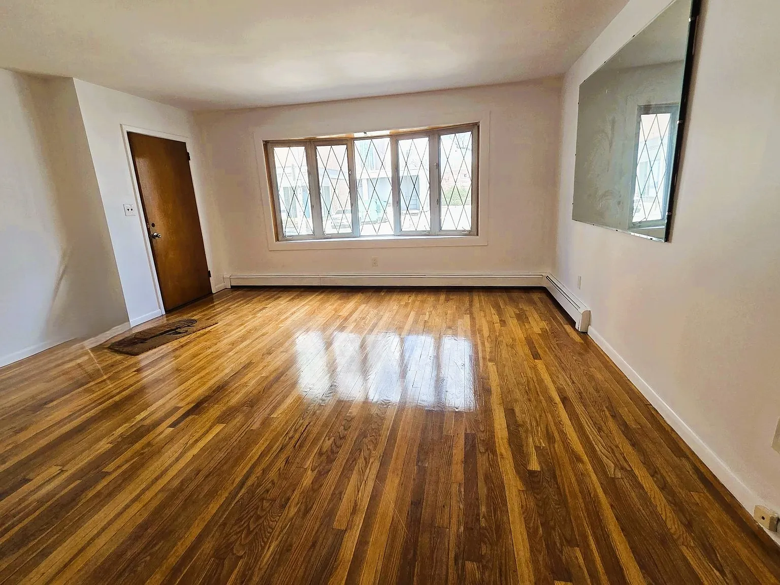 3 bed, 1.0 bath, $3,000 — Photo 3
