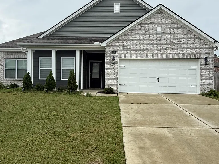 63 Banks Blvd — Photo 1