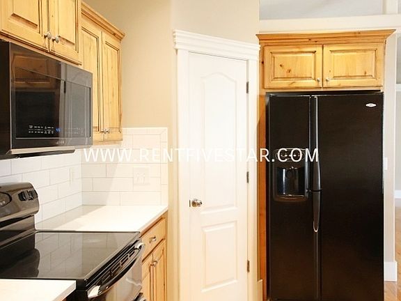 5th image of 2450 Skylar Pl