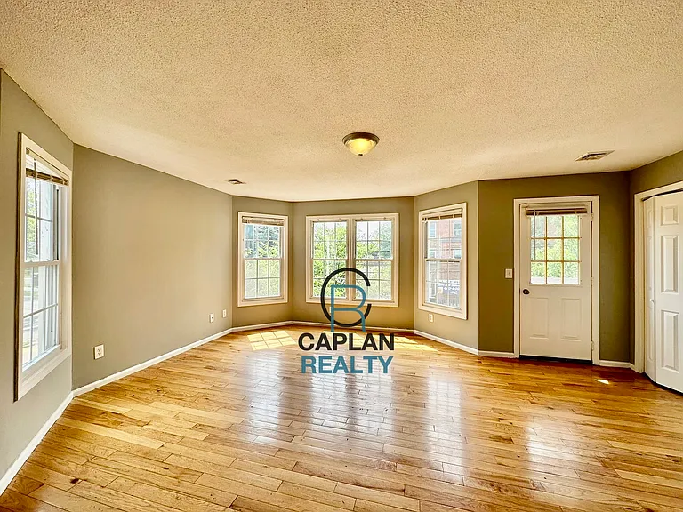527 East St #1 — Photo 1