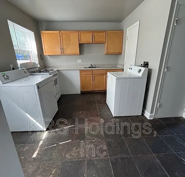 5228 Goolsby Ct N — Photo 5