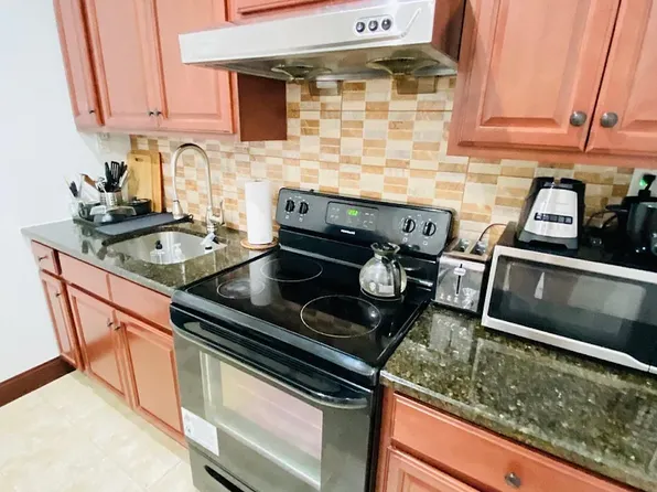 4428 Chestnut St #2F, Philadelphia, PA 19104