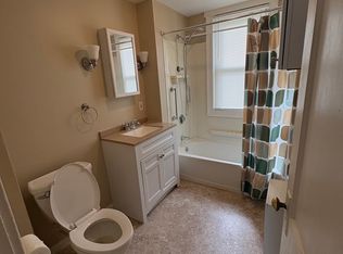 24-26 Gilman St, Holyoke, MA 01040