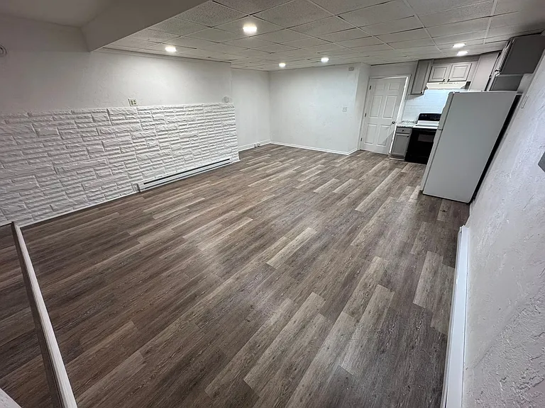 2918 Walnut St — Photo 3