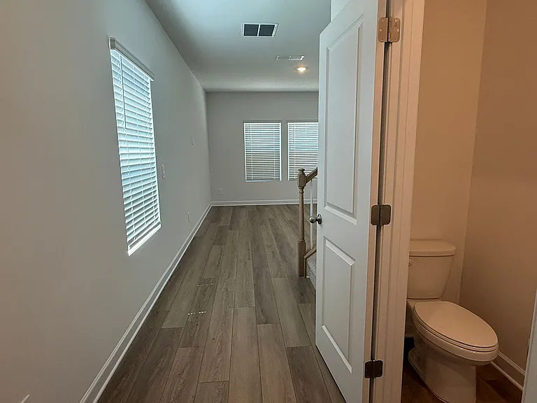 436 Luna Ln — Photo 3