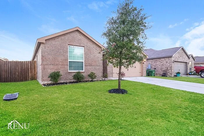 10405 Sweetwater Creek Dr — Photo 2