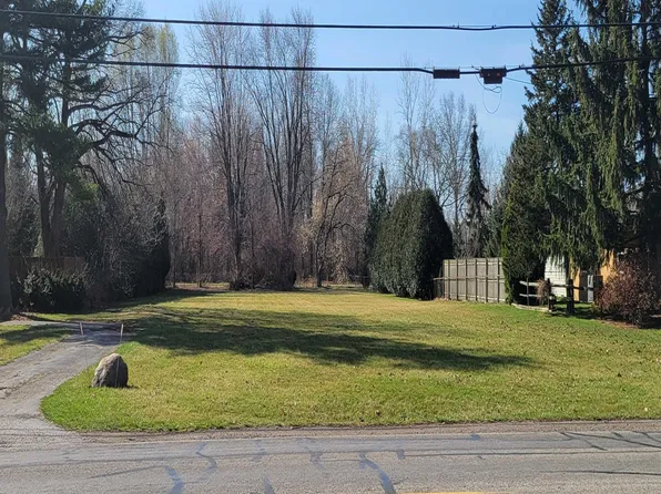 Smith Rd, Temperance, MI 48182