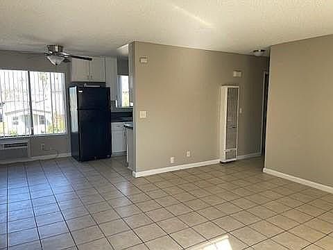 4th image of 3619 44th St APT 4
