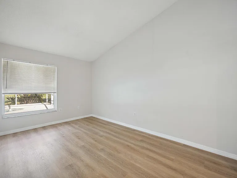 4107 11th Ave E — Photo 24