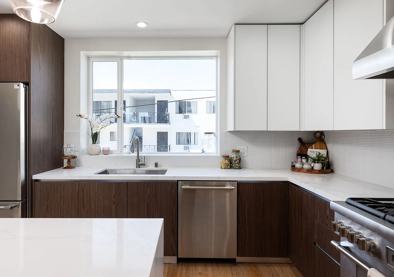 Brand New Luxury 2026 Construction Homes In Silverlake! — Photo 3