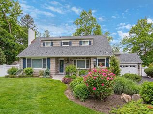 18 Briarcliff Pl, Huntington, NY 11743