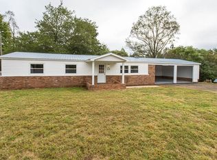 128 Charles Beck Ln, Ararat, NC 27007