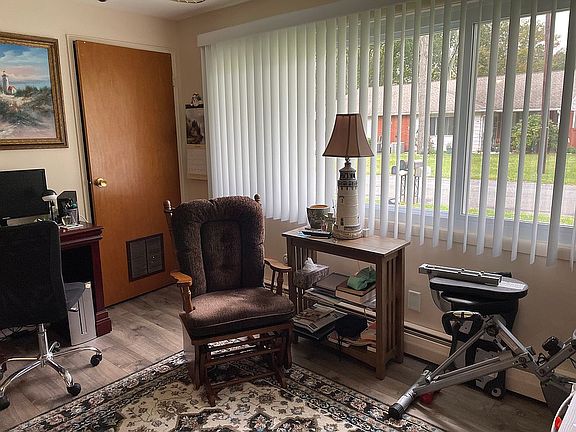 5th image of 4 Dove St Unit B