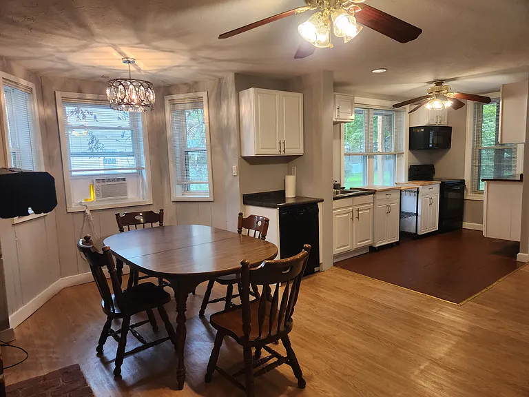 186 Auburn St #1 — Photo 6
