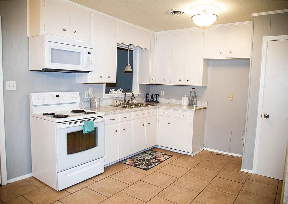 1st image of 6029 Pinebrook Dr