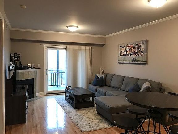 3rd image of 437 W North Ave APT 505