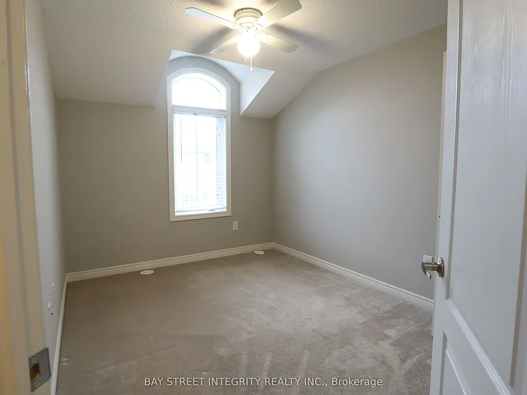 2435 Greenwich Dr #39 — Photo 32