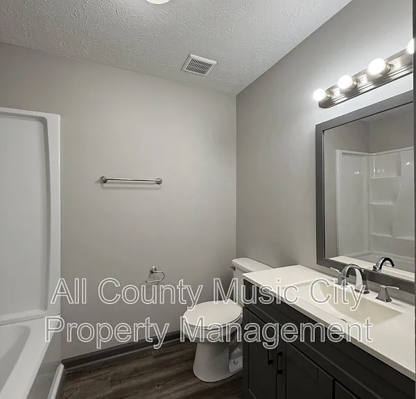 3120 Creekwood Dr — Photo 5