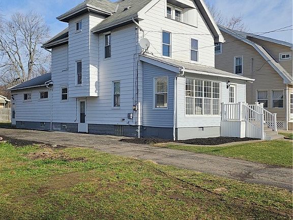 2nd image of 197 E Archwood Ave