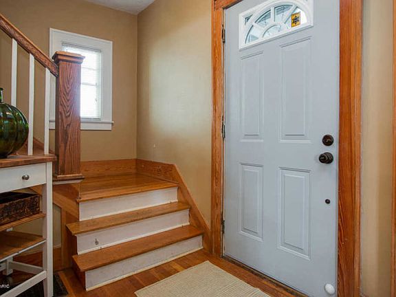 4th image of 1244 Hall St SE