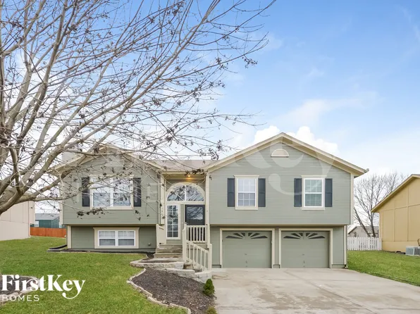 1407 Birch Dr, Greenwood, MO 64034