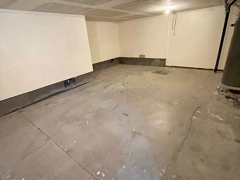 5631 N Hills Dr — Photo 37
