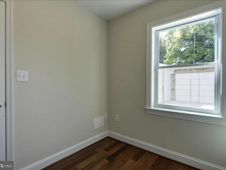 538 Newton Pl NW — Photo 12