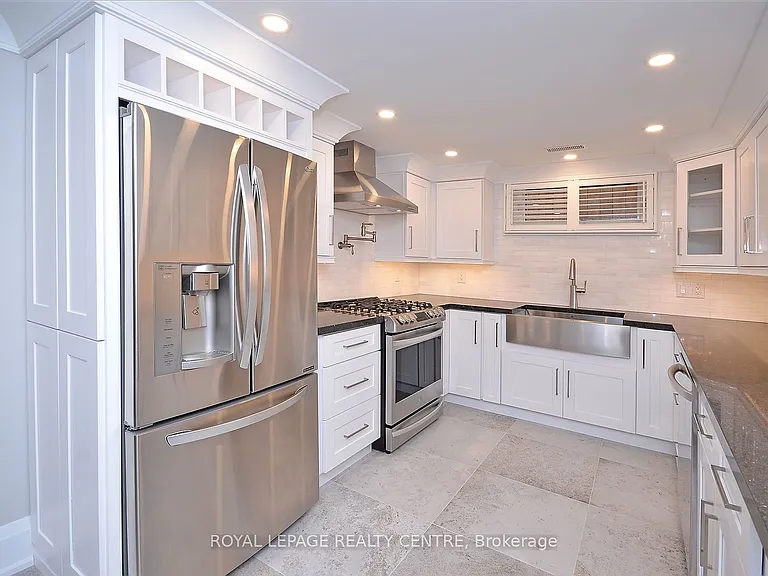 326 Slade Cres #LOWER — Photo 14