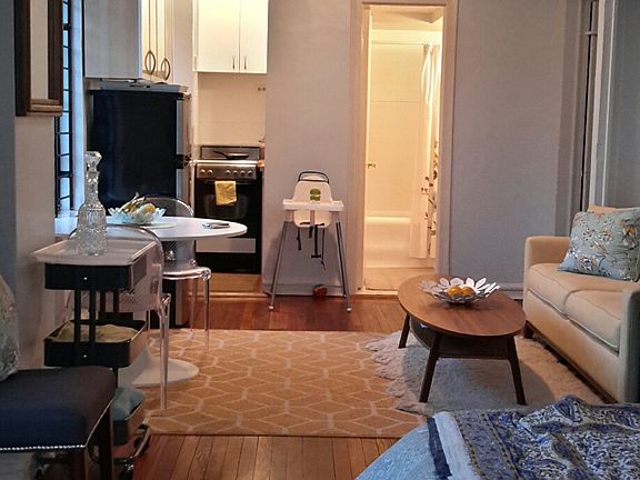 3rd image of 320 E 42nd St APT 2001