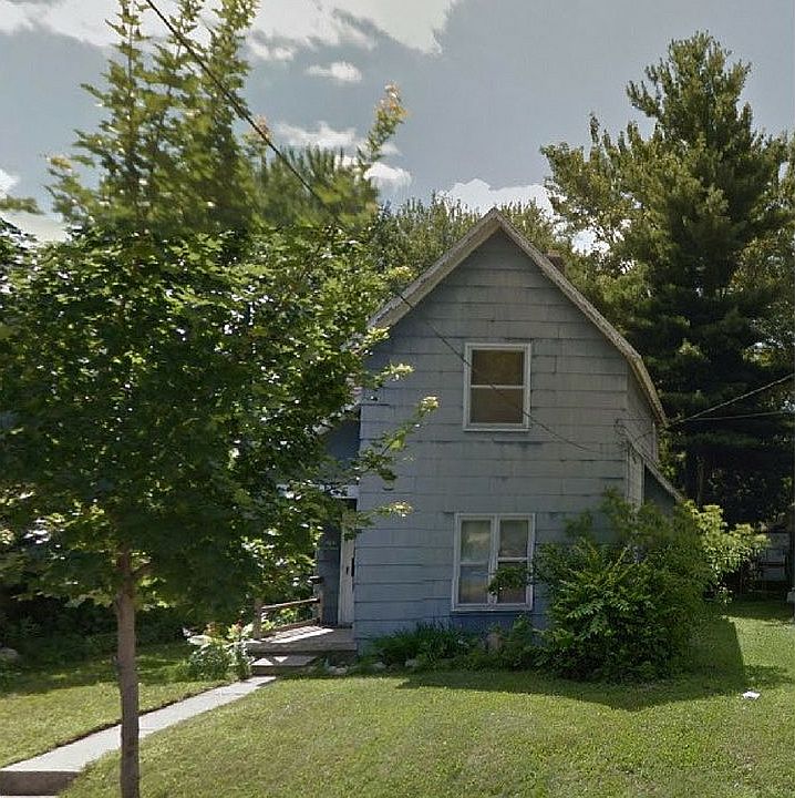 1st image of 104 Sweet St NE
