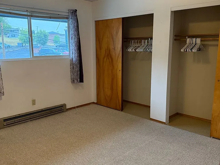 1225-1235 NW Hall Dr — Photo 4