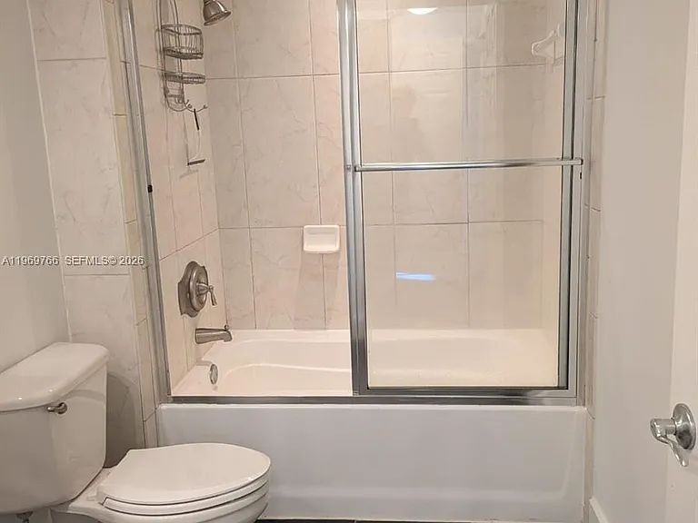 6831 SW 44th St #302 — Photo 16