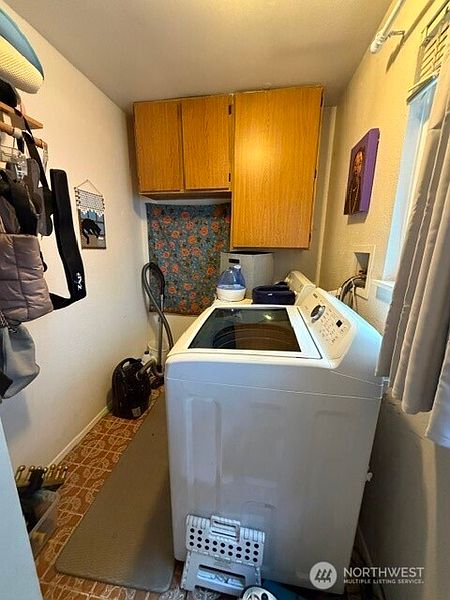 4th image of 3831 17th Avenue SW
