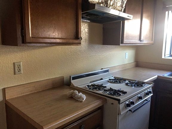 3rd image of 1438 W 146th St Unit 3