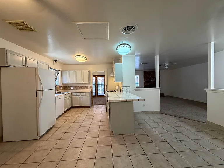 424 Oakmont Dr — Photo 13