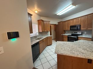 1937 Lariat Cir, Edmond, OK 73003