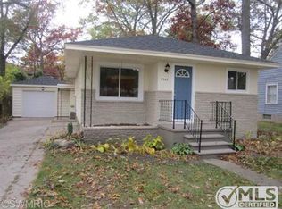 3545 Hiawatha Dr, Norton Shores, MI