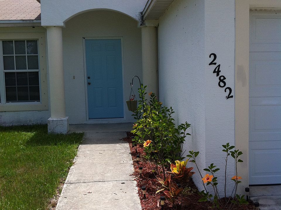 1st image of 2482 SE Robin Cir