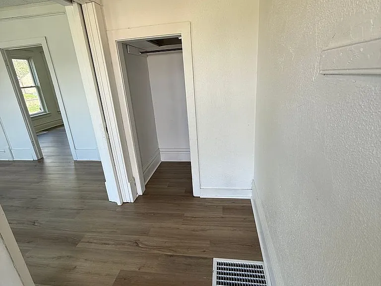 1620 Rebecca St — Photo 3