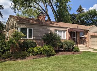 906 E Saint James St, Arlington Heights, IL 60004